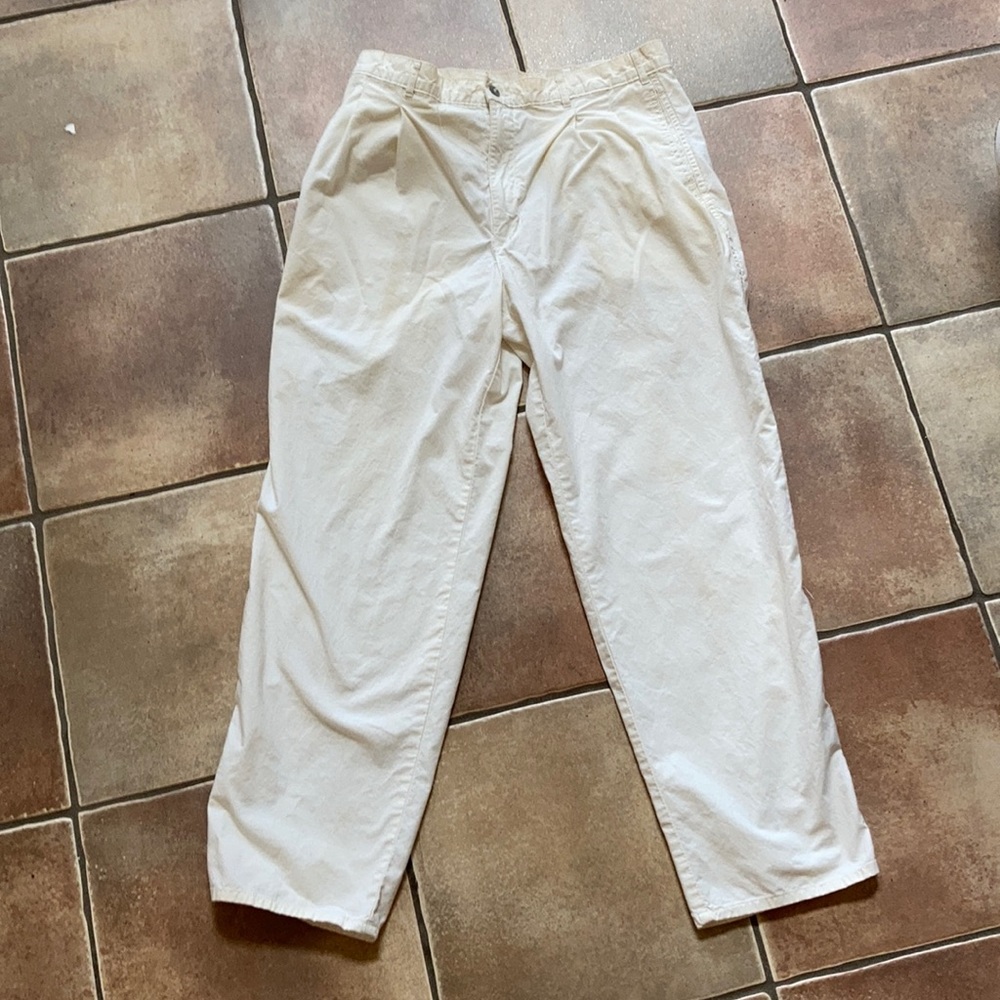 Docker’s White Chinos